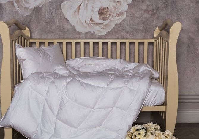 Когда ребенок спит на подушке