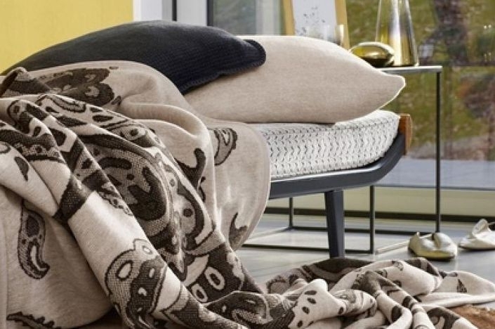 Декорирование с помощью пледа: как быстро и недорого создать уют