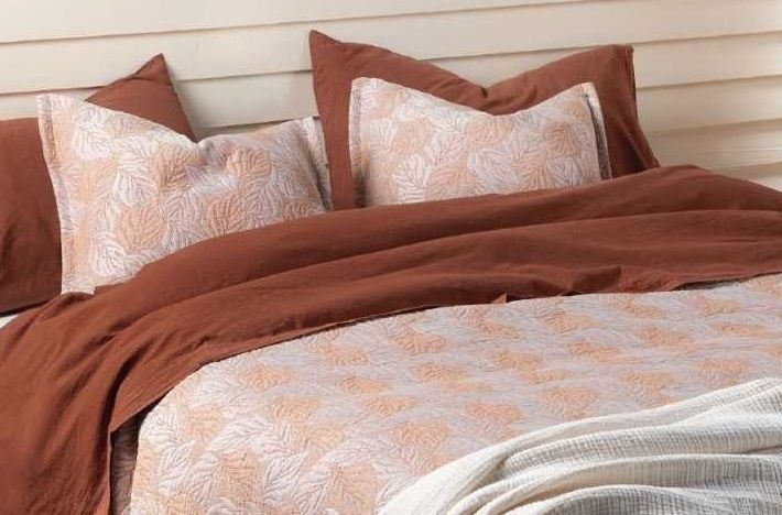 Каждой моднице по модному покрывалу в спальню!