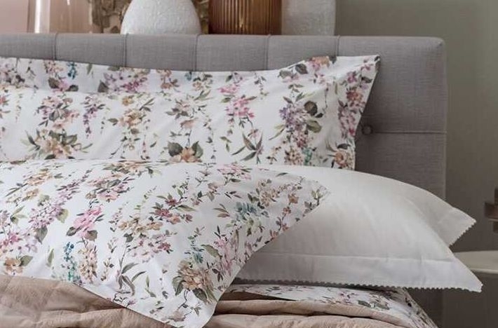 Дорогое покрывало — центр спальной комнаты