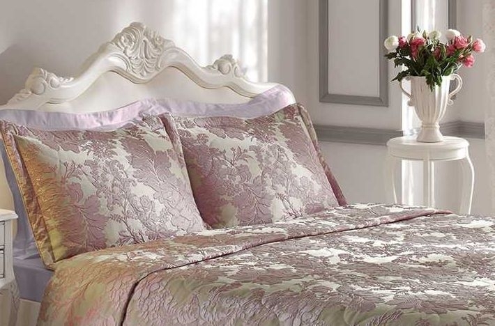 Какое выбрать покрывало для спальной?