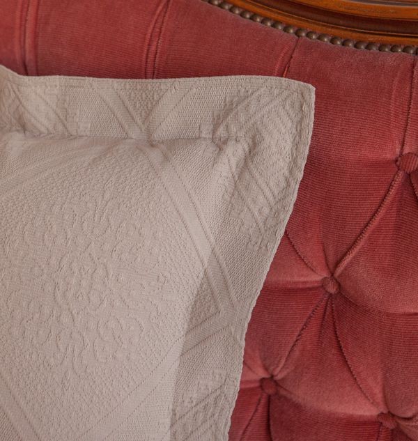 Наволочка Luxberry "Alice", 40x40 см, бежевый