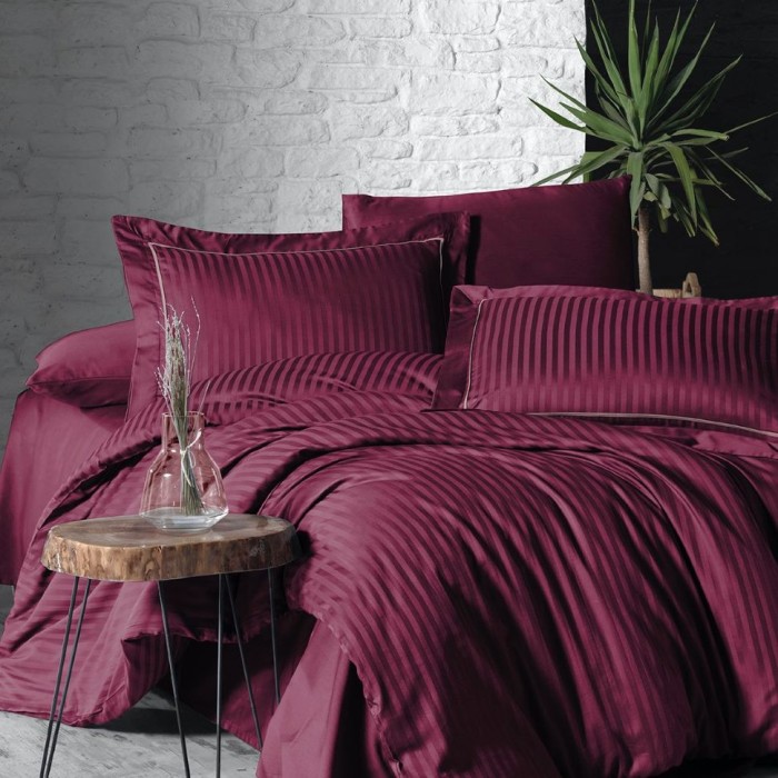 Постельное белье Do&Co жаккард Delux "Linear", 2-х спальное (евро), бордовый