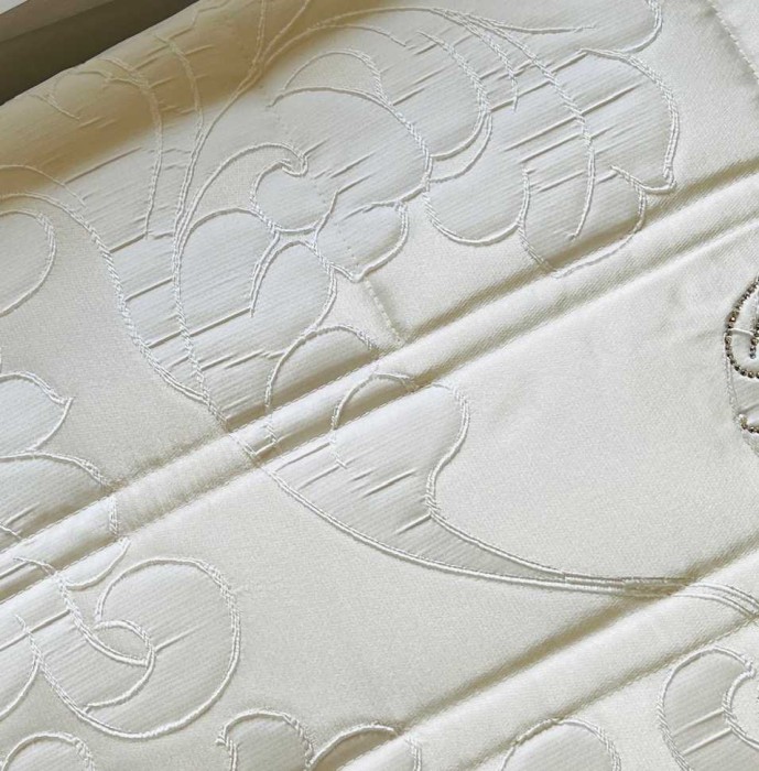 Покрывало Blumarine жаккард "Gemma", 270x270 см, молочный