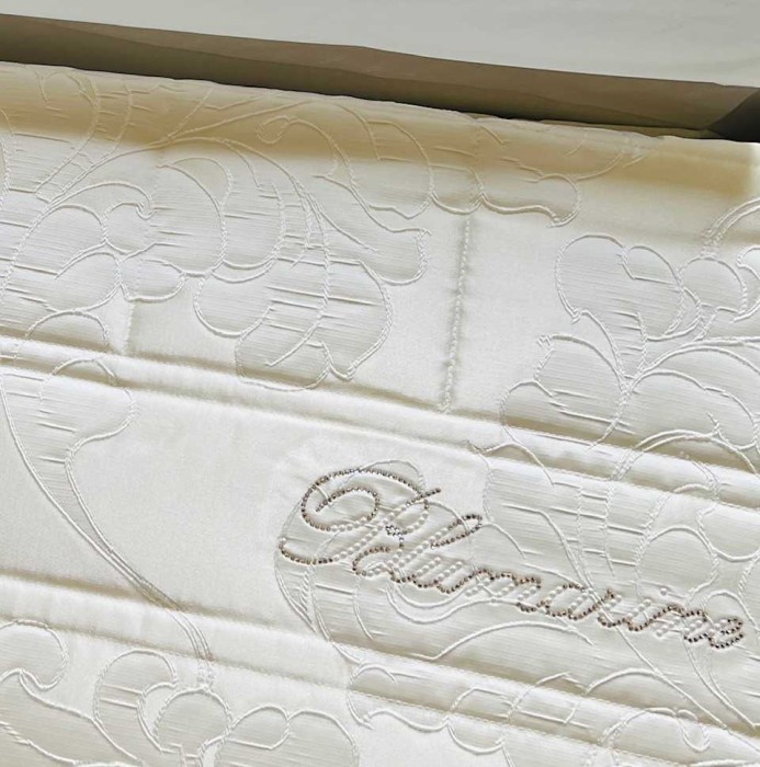 Покрывало Blumarine жаккард "Gemma", 270x270 см, молочный