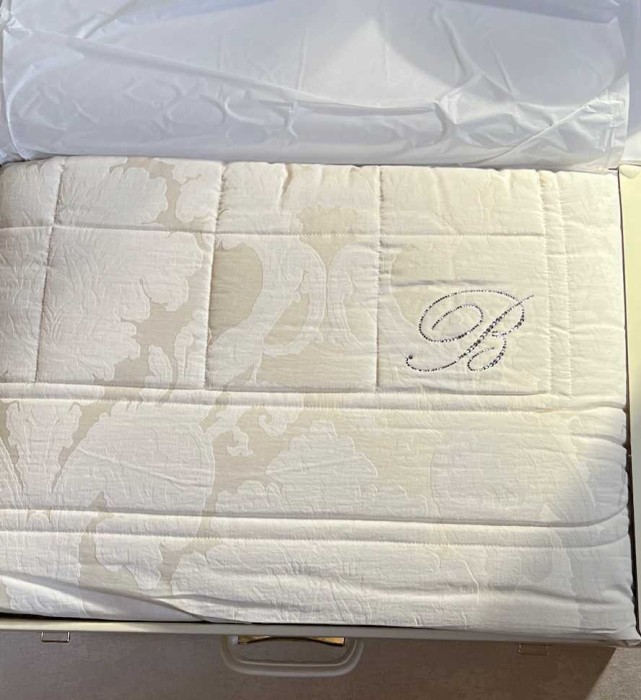 Покрывало Blumarine жаккард "Sheffild", 270x270 см, молочный