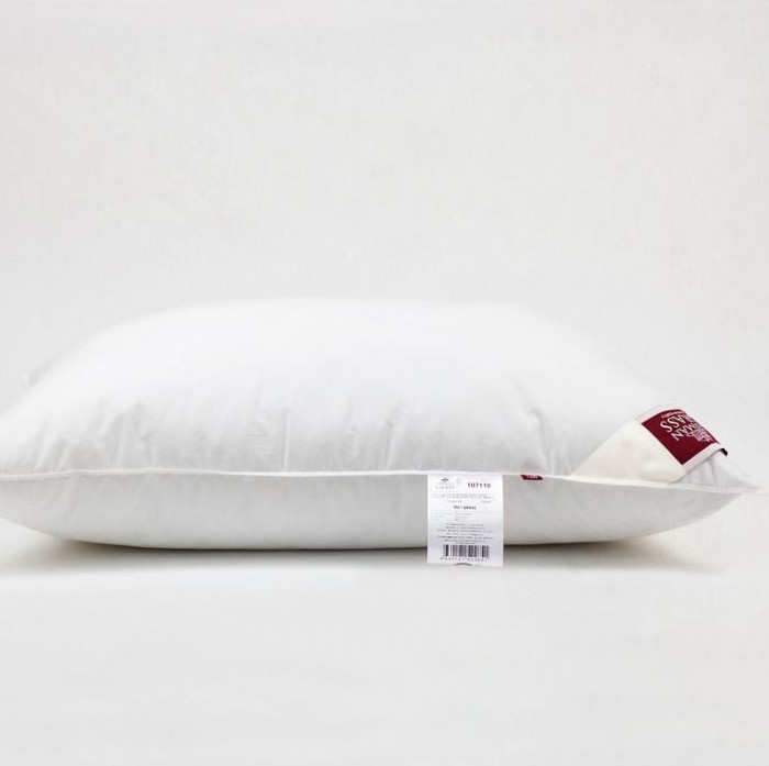 Подушка German Grass "95°C Grass", 70x70 см, средняя