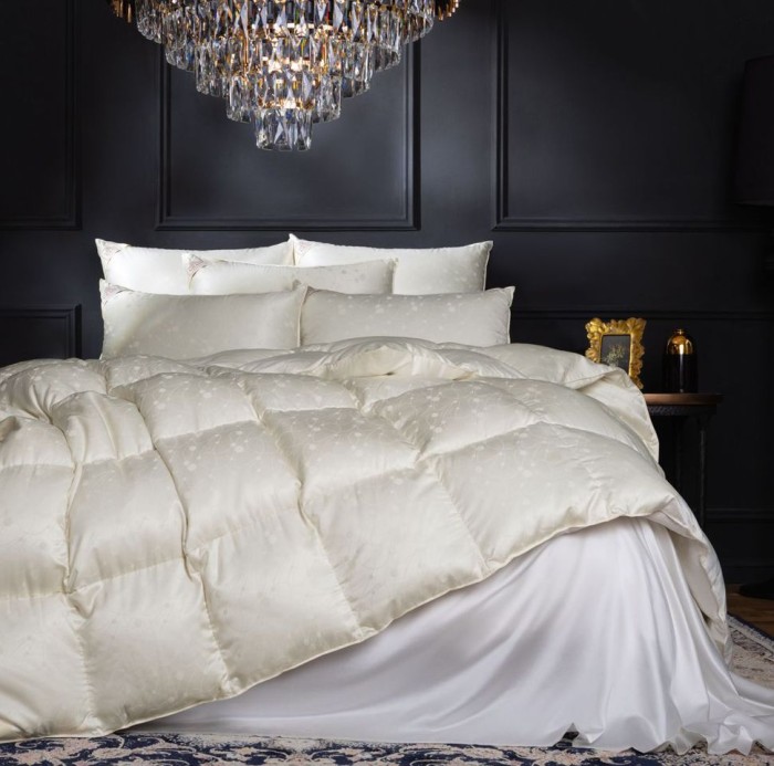 Подушка  German Grass  пух гаги "Exclusive Silk", 50x70 см, средняя