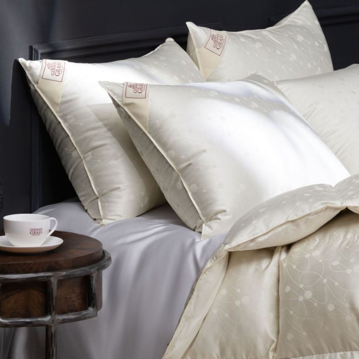 Подушка  German Grass  пух гаги "Exclusive Silk", 50x70 см, средняя