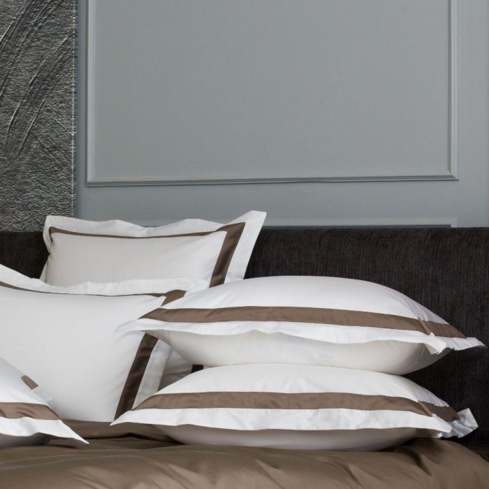 Наволочка  German Grass широкая отделка "Alpine Brownie Allure", 50x70 см, 2 шт, белый