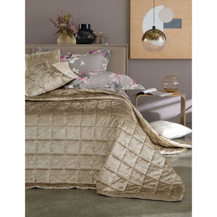 Покрывало Svad Dondi бархат "Venere", 270x270 см, гранатовый