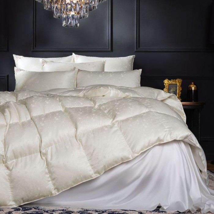 Одеяло German Grass  пух гаги "Exclusive Silk", 200x220 см, всесезонное