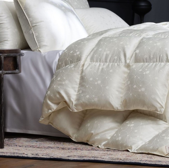 Одеяло German Grass  пух гаги "Exclusive Silk", 200x220 см, всесезонное