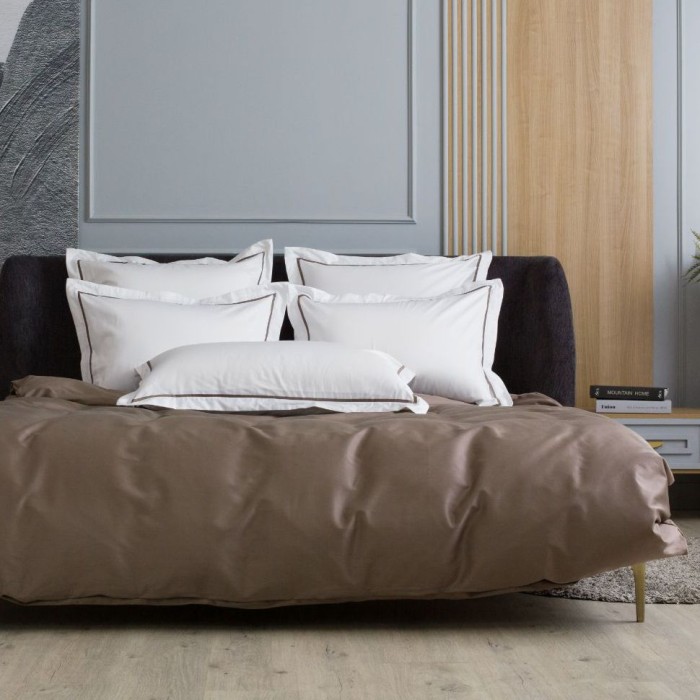 Наволочка  German Grass широкая отделка "Alpine Brownie Allure", 70x70 см, 2 шт, белый