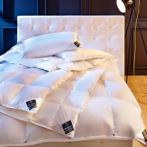 Одеяло Brinkhaus пуховое "Chalet", среднее, 200x220 см, белый