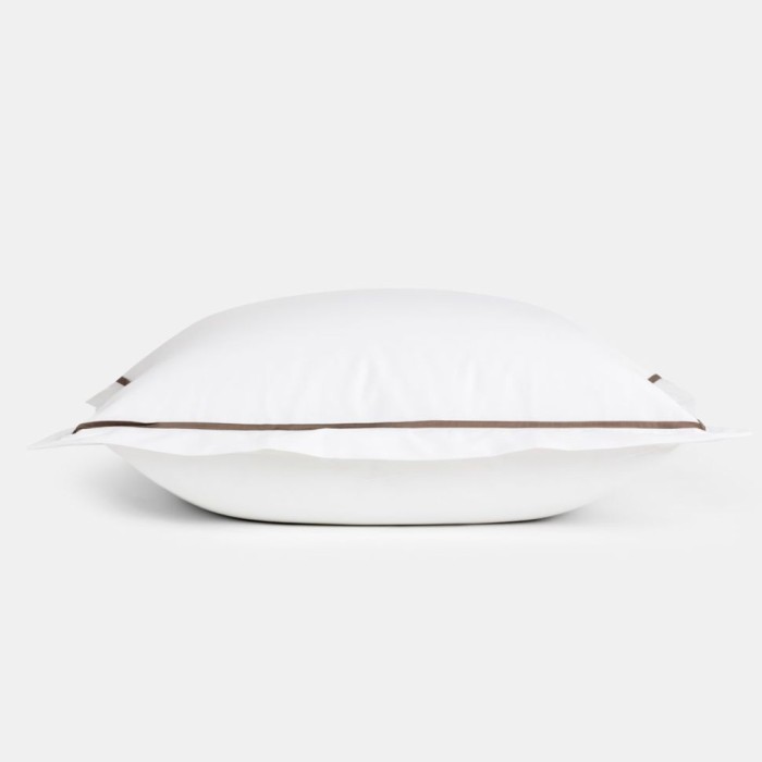 Наволочка  German Grass узкая отделка "Alpine Brownie Allure", 70x70 см, 2 шт, белый