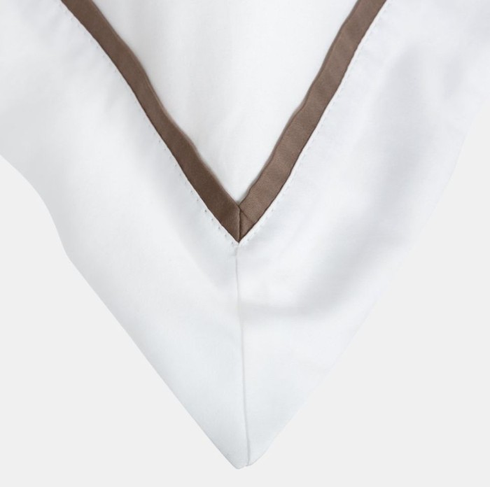 Наволочка  German Grass узкая отделка "Alpine Brownie Allure", 70x70 см, 2 шт, белый