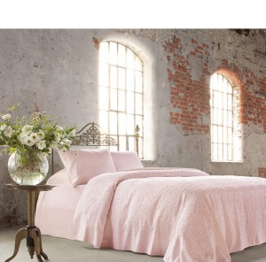 Комплект с покрывалом TIVOLYO "BAROC", 220x240 см, розовый