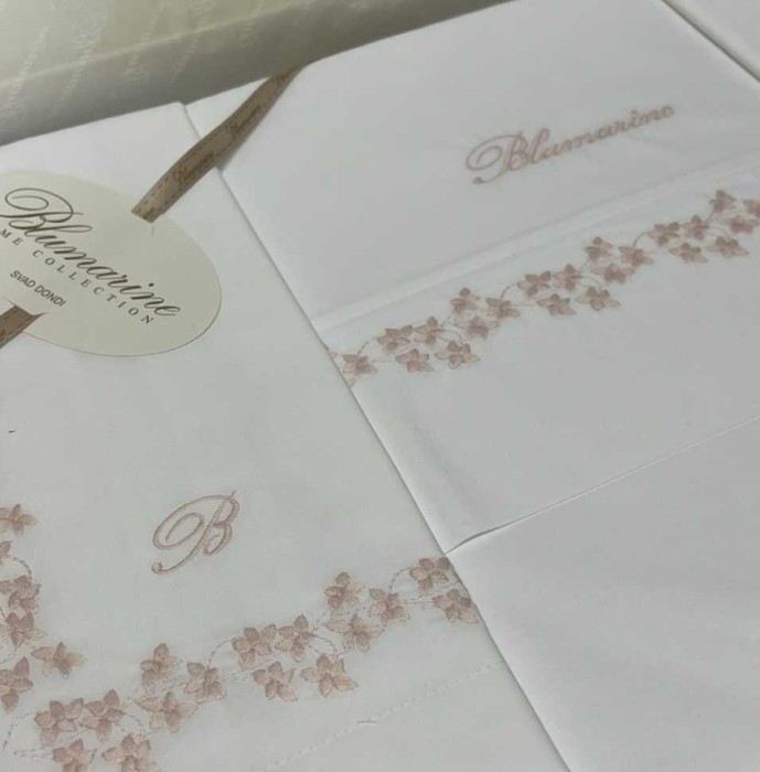 Постельное белье BLUMARINE вышивка "Leda", 2-х спальное (евро), бело-розовый