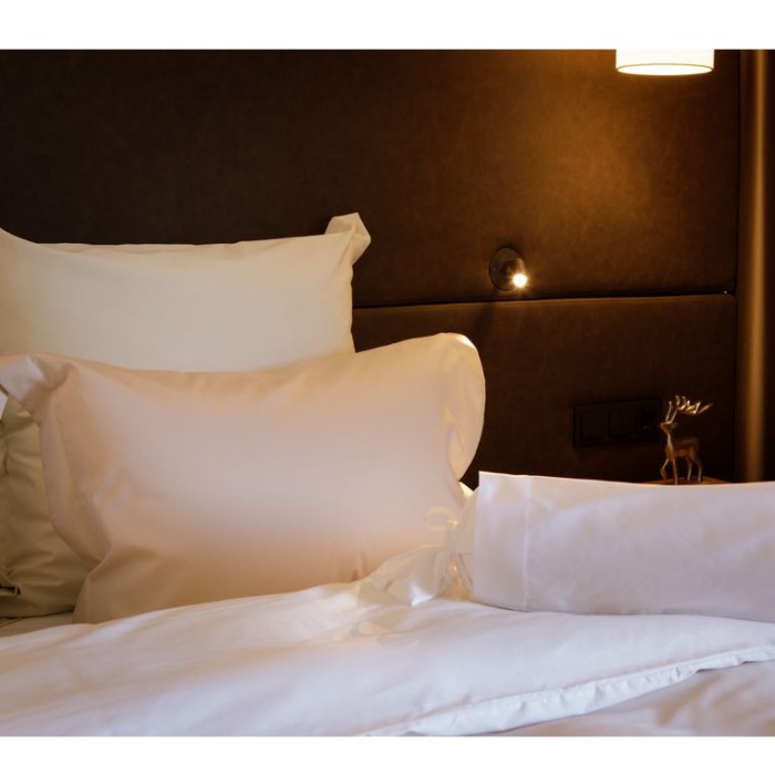 Постельное белье Von der Thannen "Twist White And Beige", семейное