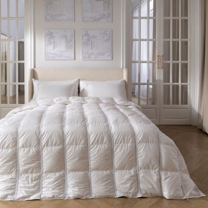 Одеяло German Grass  пуховое "Royal Balance Grass", 200x200 см, всесезонное "light"