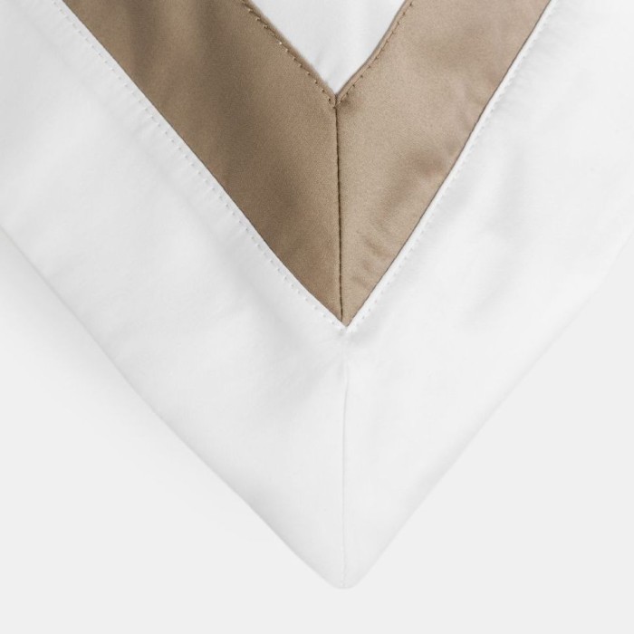 Наволочка  German Grass широкая отделка "Alpine Caramel Allure", 70x70 см, 2 шт, белый