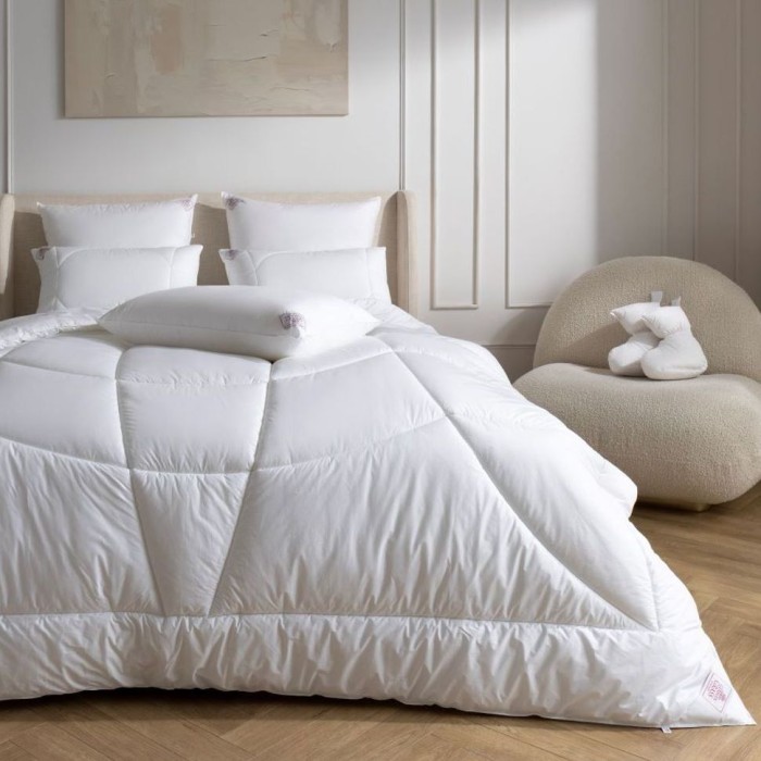 Подушка German Grass "Non-allergenic Lux", 70x70 см, средняя