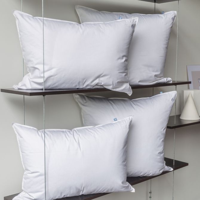 Подушка German Grass "3 Stars Down", 70x70 см, упругая