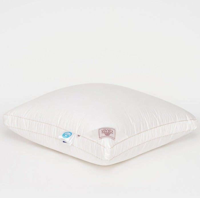 Подушка German Grass с бортиком "King Down", 70x70 см, средняя