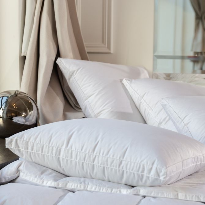 Подушка German Grass "White Familie Down", 70x70 см, средняя