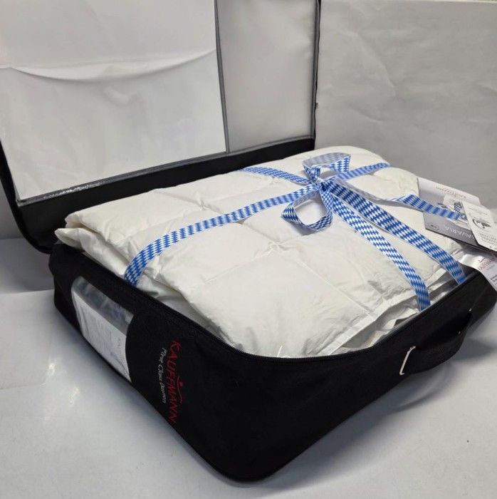 Одеяло Kauffmann пуховое "Bavaria Decke", 150x200 см, всесезонное